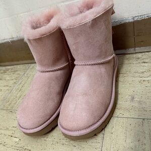 UGG Pink Bailey Bow Boots Size 5 | Suede